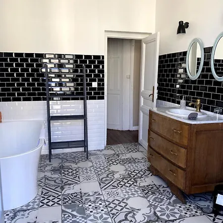 Bastide 4 *